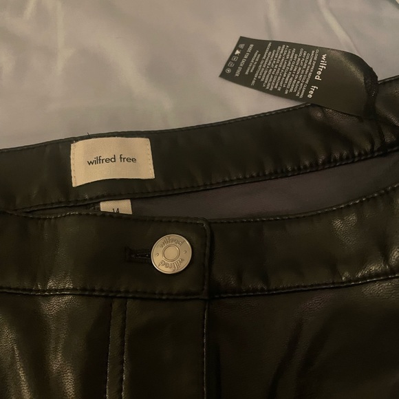 Selling NEW Aritzia’s Charm Vegan Leather Pant - Picture 3 of 5